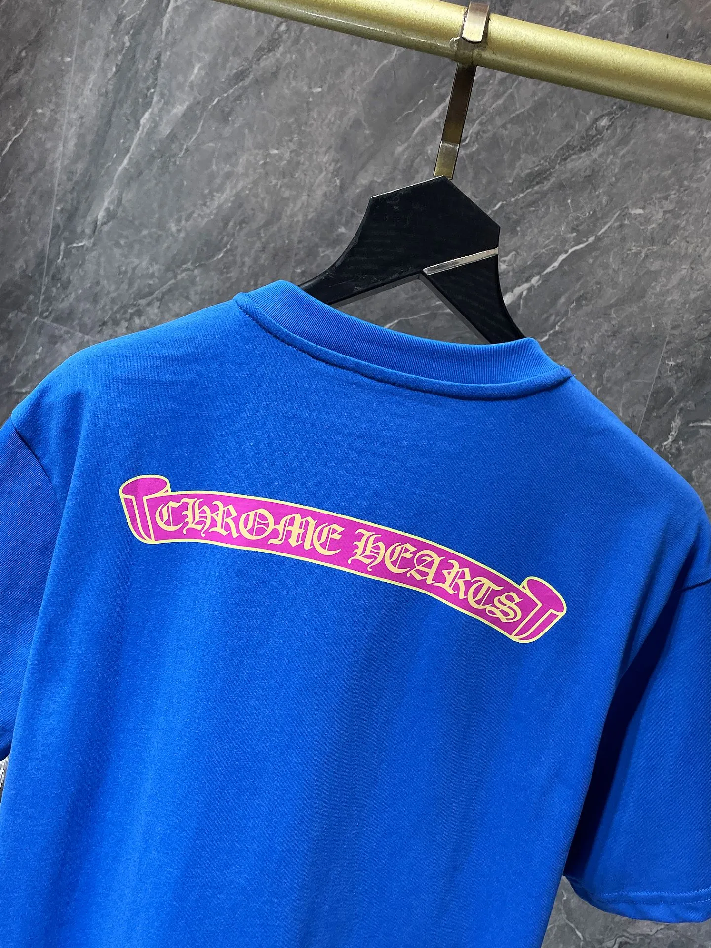 P130 ✨New arrival✨ Chrome Hearts 25ss, the same style as the stars! ! High gram weight, environmentally friendly and high-quality top-quality fabrics. Dopamine blue and pink scroll short sleeves. Counter synchronization. Re-engraved version 1:1. Recommended color: customized blue. Customized pink. Size: S, M, L, XL.